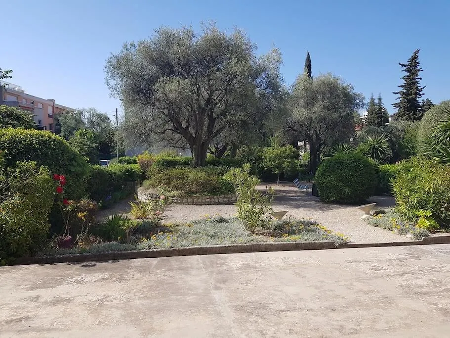 4 pièces vue jardin calme en ville Nice